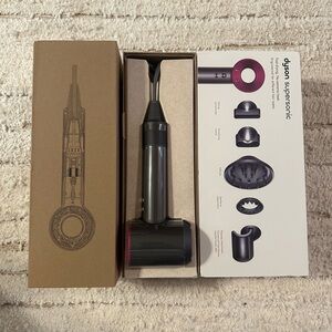 Dyson Supersonic Hair Dryer Fuschia Pink HD07